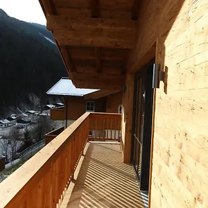 https://chalet-chalet-susanna.saalbachhinterglemmhotels.com